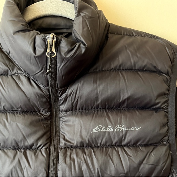 Eddie Bauer Men's Black Down Filled Vest - Picture 3 of 6